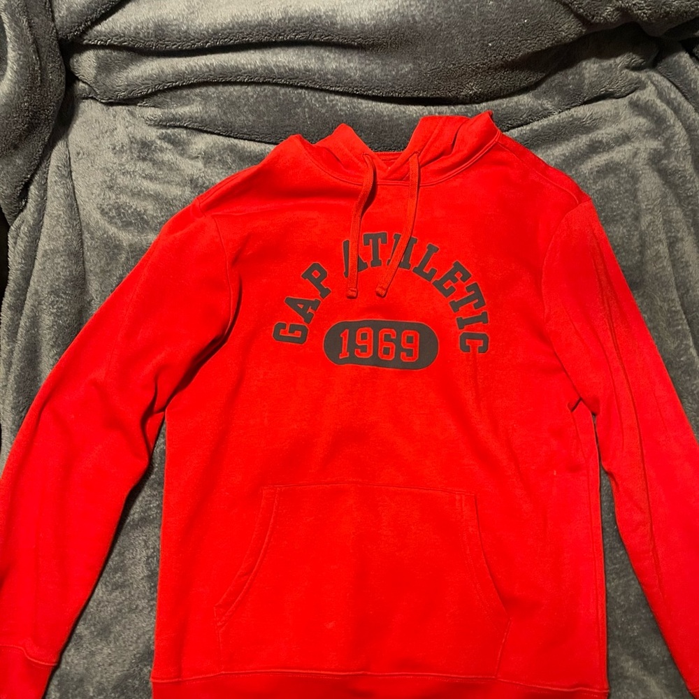Vintage Gap hoodie.Size MEDIUM!  Worn but still in good condition.